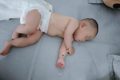 磐石3个月宝宝怎么抱